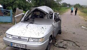 Рашисти атакували автівку в селищі Текстильне на Херсонщині