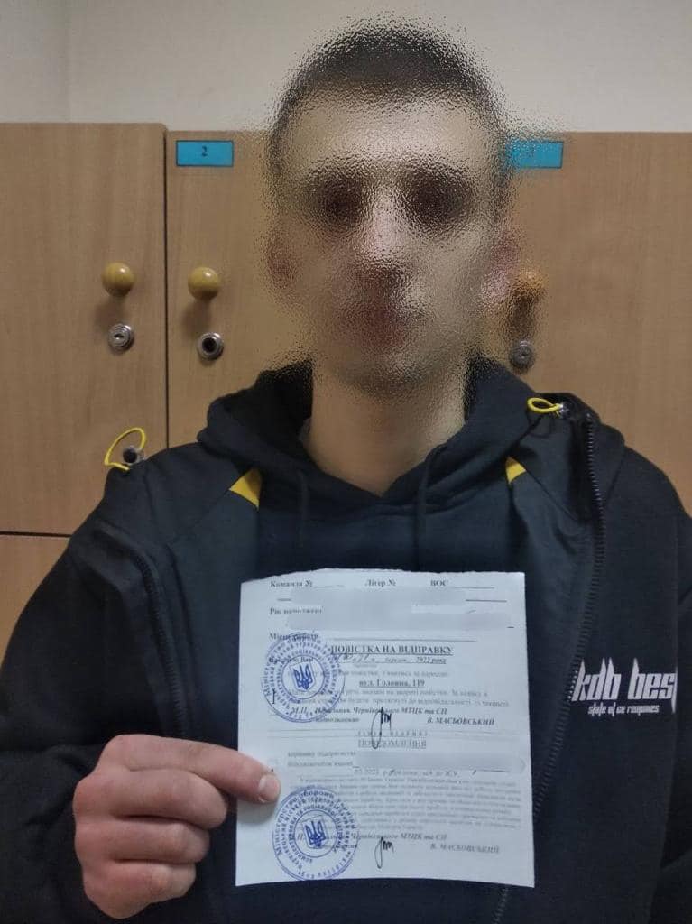 Військовозобовязаним, які порушують комендантську годину і ПДР, вручатимуть повістки, - патрульна поліція 05