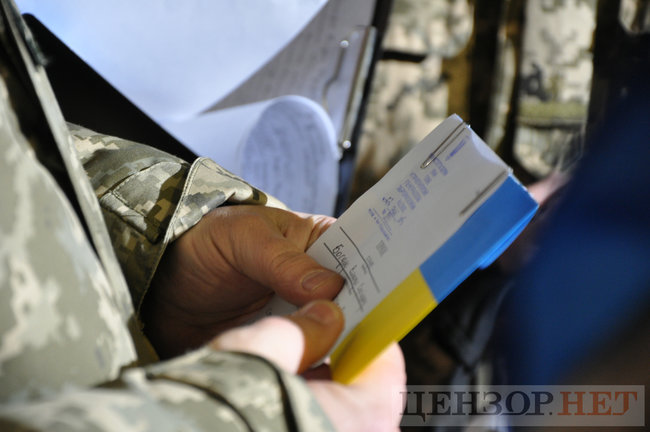Heroes, welcome home!” liberated Ukrainian hostages enjoy warm reception at Boryspil airport 12