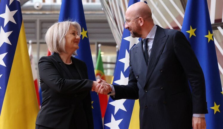 Євросоюз вирішив почати переговори про вступ з Боснією і Герцеговиною