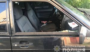 П'яний житель Харківщини розбив цеглиною 12 автомобілів, намагаючись їх викрасти, - Нацполіція. ФОТО