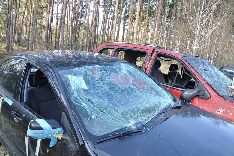 Цвинтар обгорілих авто в Ірпені 19