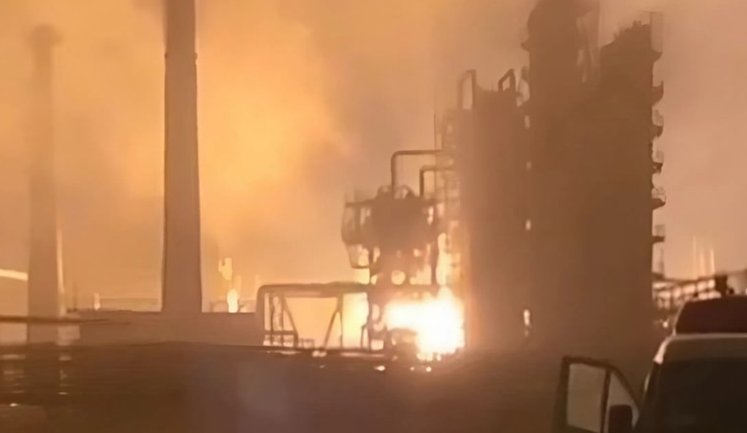 Ukrainian drone attacks on Russian oil refineries have boosted profits for Western oil giants, - Reuters