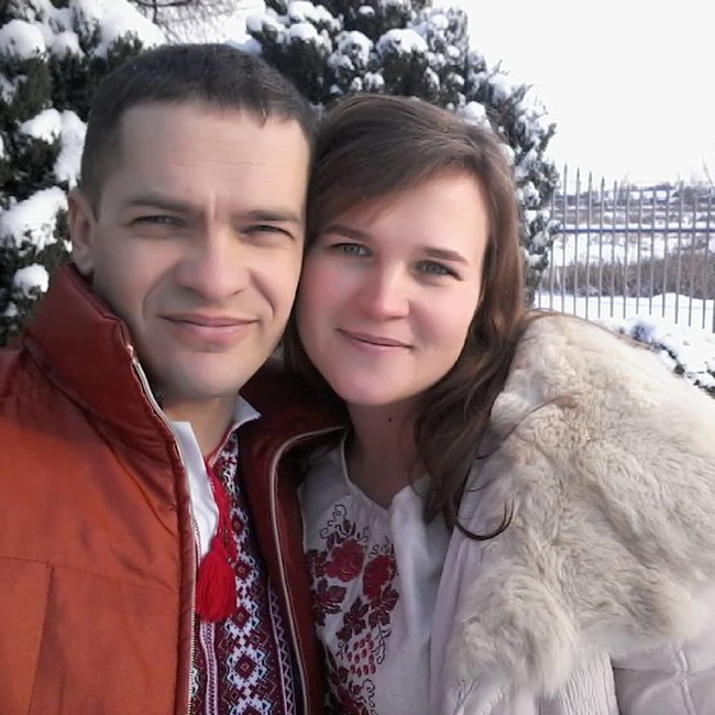 Воїн 80-ї бригади ЗСУ Віталій Пясецький: У підвалі ДАПу під нами були заблоковані кадировці, які кричали: Ей, хахол, виході. Я тєбя рєзать буду 07