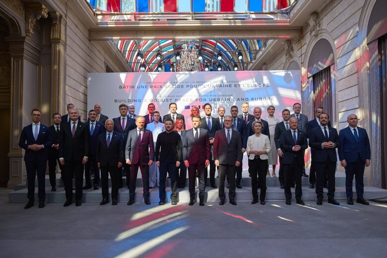 Європейські лідери в Парижі обговорили підтримку України та санкції проти Росії