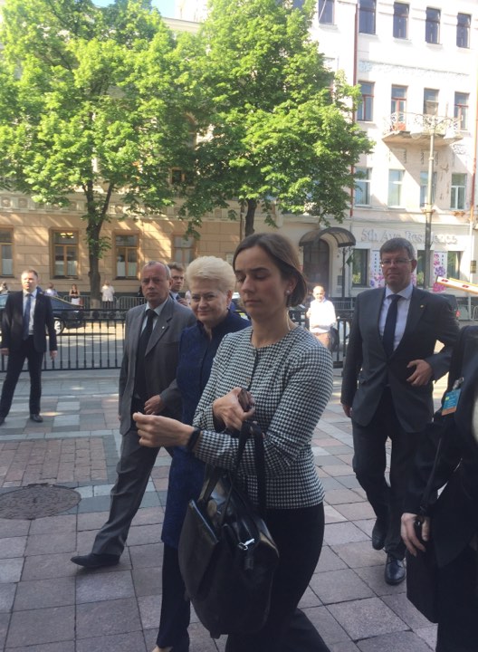 Гуляй-ТЕ. Як Зеленський заступив на посаду і розпустив Раду 08