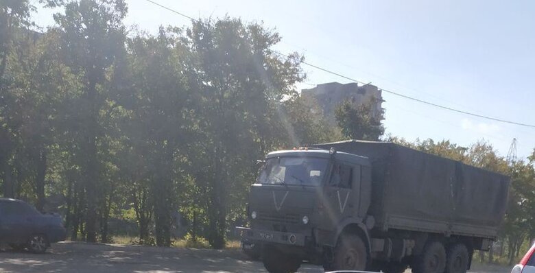 Движение военной техники России снова зафиксировали в Мариуполе 01