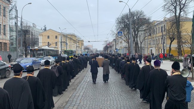 Традиционная реакция церкви, актуальная в условиях распространения коронавируса, - крестный ход прошел в Виннице 15