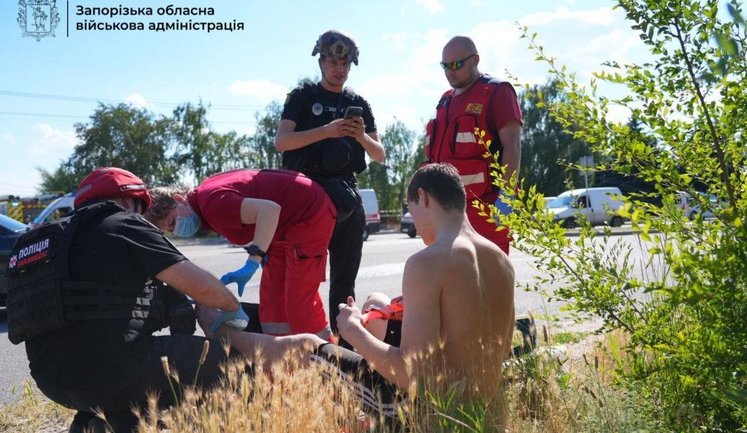 Окупанти вдарили КАБом по пляжу у Запоріжжі: шестеро постраждалих, з них троє – діти. ФОТОрепортаж (оновлено)