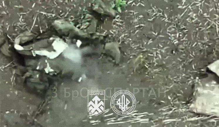 21 "підсмажений" окупант та мінус 5 автівок: бойова робота дронарів корпусу "Хартія". ВIДЕО