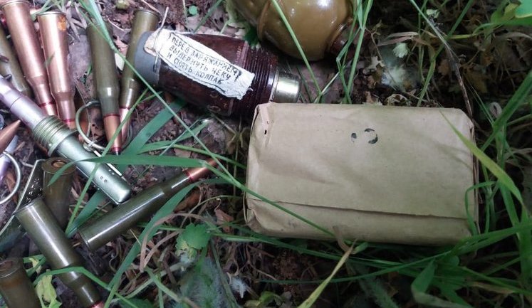 Біля КПВВ "Майорське" на Донбасі виявили боєприпаси, - Держприкордонслужба. ВIДЕО