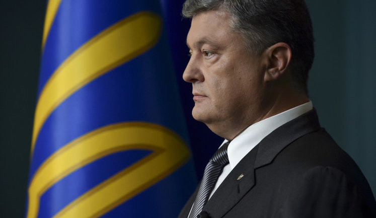 Порошенко - Туску: "Після останніх подій у Криму не має бути жодних ілюзій щодо намірів Російської Федерації. Санкції та їх посилення - це дієвий механізм впливу"