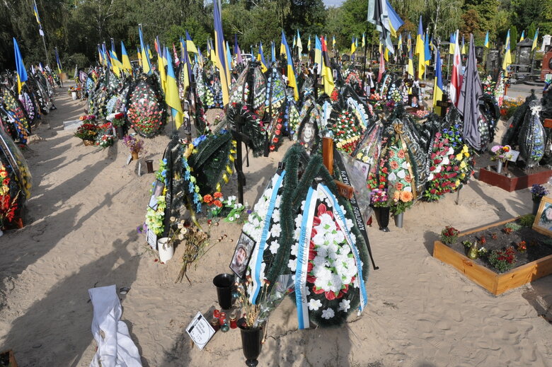 Kyiv. Alley of Heroes at Lysove cemetery. Rows of flags over Ukrainian soldiers’ graves 06