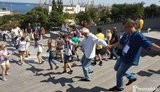 З нагоди Дня Незалежності в Одесі утворили живий ланцюг із майже 1900 осіб, одягнених у вишиванки. ФОТО