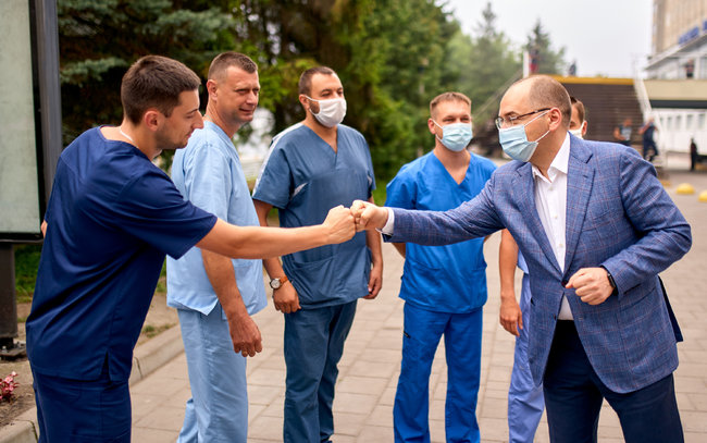 Максим Степанов: У 2021 році зарплата лікаря буде на рівні 9 тисяч на місяць. На більше сьогодні грошей немає 05