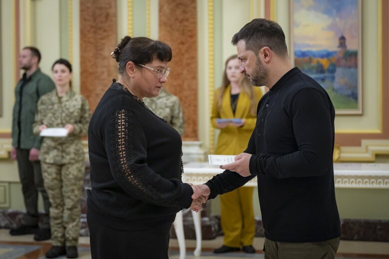 вручення сертифікатів на житло Героям України та їх родинам