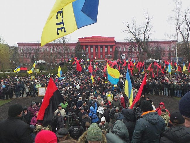 У центрі Києва відбувається марш із вимогою імпічменту 02