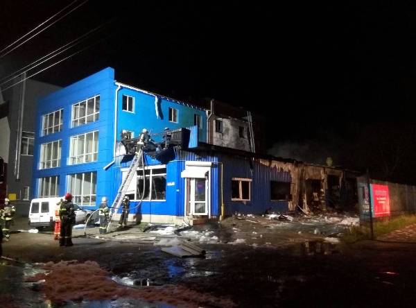 Склад лакокрасочных изделий горел ночью в Киеве, - ГосЧС 05