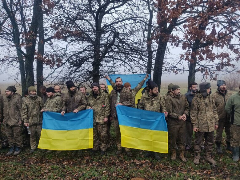 Another exchange of prisoners: 64 Ukrainian soldiers returned home 01