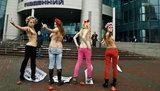 "Политический срач": Femen провели "какцию", требовали импичмент Януковичу. ФОТОрепортаж