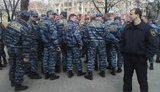 "Пришли на детскую площадку поиграть," - к Апелляционному суду в Харькове стянули 50 боевиков. ФОТО