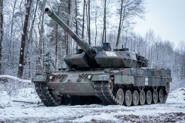 Литва відремонтувала для України пошкоджені на фронті танки Leopard 2 02