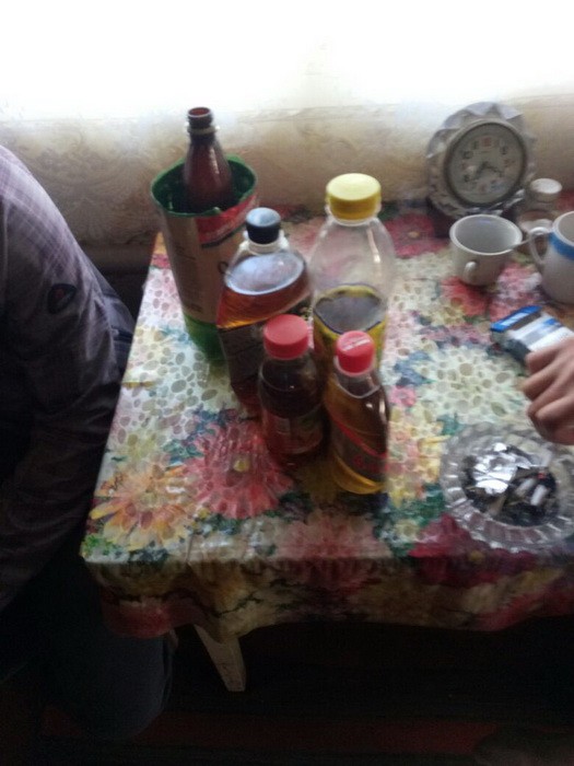 Правоохоронці ліквідували на Сумщині угруповання, яке регулярно забезпечувало увязнених наркотиками 02