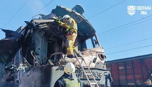 Ruscists hit passenger train in Odesa region with jet-powered "Shahed": two railway workers killed. PHOTOS