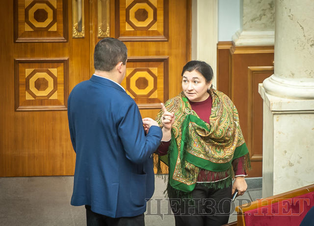 Наметове містечко під ВР, Савченко в стилі мілітарі, анекдот Березенка і напівпорожня сесійна зала, - день 17 жовтня в Раді і біля неї 16