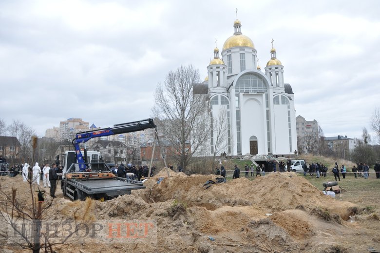 Exhumation of Ukrainians killed by occupiers began in Bucha 01
