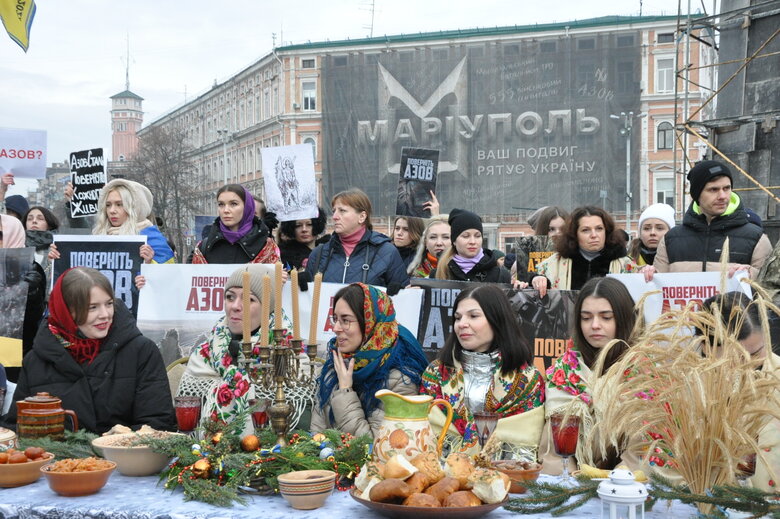 Action AZOV Regiment: Christmas in captivity took place in center of Kyiv 28
