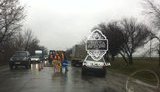Украинская "технология" укладки дорог в дождь внедрена в Одессе. ФОТО