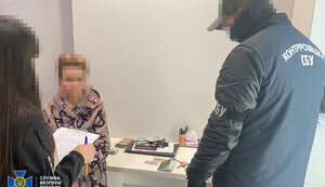 В Киеве разоблачена сотрудница консульства, которая незаконно выдавала украинские визы жителям Южной Азии для выезда в ЕС, - СБУ. ФОТОрепортаж
