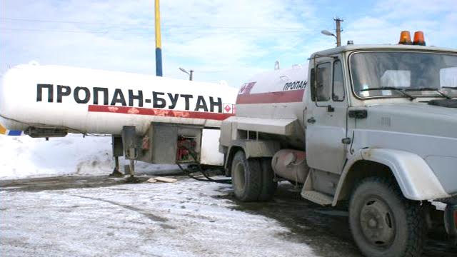 Налоговики разоблачили сеть нелегальных автозаправок в Днепре 02