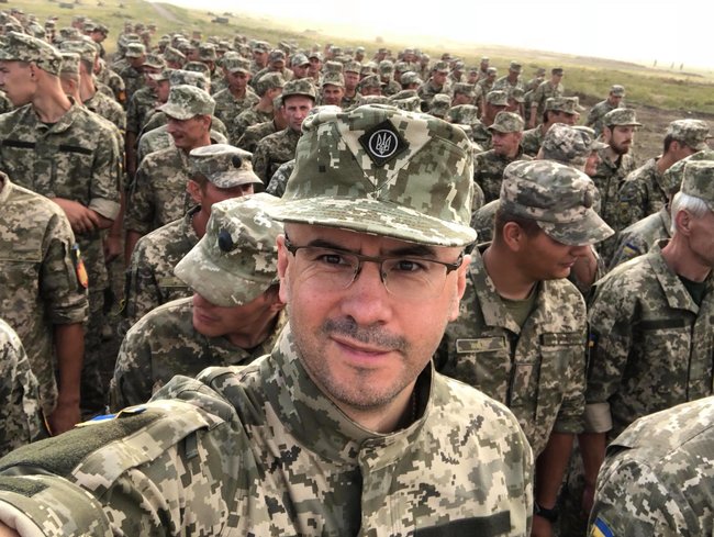 Нардеп Рудик став командиром взводу артилеристів ЗСУ 01