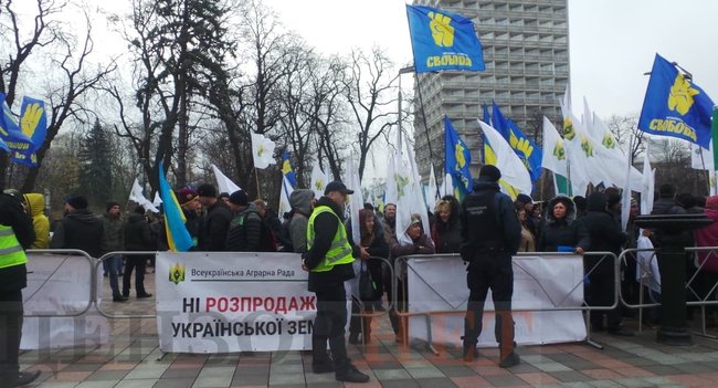 Agrarians rally against land sale in Ukraine 04