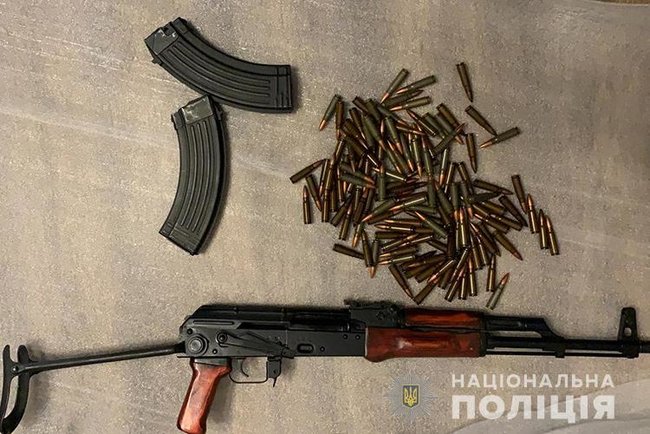 Суд відправив під варту трьох учасників злочинної групи, що викрала з храмів у різних областях понад 600 старовинних церковних предметів, - Нацполіція 09