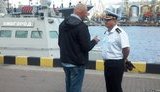 Полторак нагородив іменною зброєю командира колишньої Сакської бригади морської авіації Бедзая. ФОТО