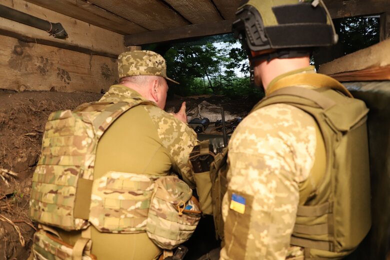Глава Госпогранслужбы Дейнеко проверил готовность позиций на границе с РФ в Харьковской области 11