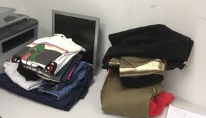 У пасажирки, яка прилетіла з Парижа, в "Борисполі" вилучили брендовий одяг на 580 тис. грн. ФОТО