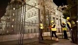 Вокруг Белого дома возвели двухметровый забор на случай беспорядков после выборов. ФОТОрепортаж