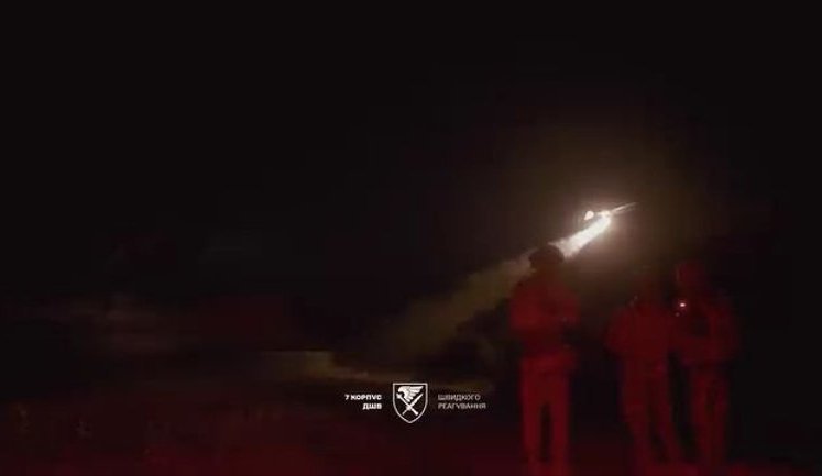 Удари комплексами Fire Point: 7-й корпус ДШВ знищив виробництво дронів та логістичний вузол окупантів на околицях Донецька. ВIДЕО