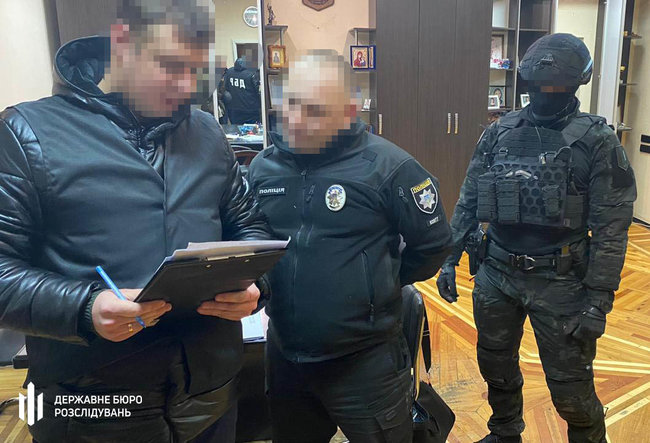 Подполковник полиции задержан на Харьковщине на взятке 40 тыс. грн за крышевание лесозаготовки, - ГБР 04