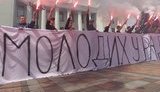 "Молодих у Раду!", - "Свобода" і "Нацдружини" проводять акцію біля стін парламенту. ВІДЕО+ФОТОрепортаж