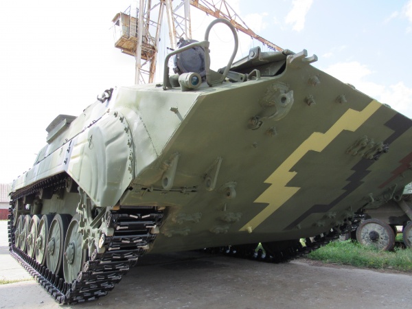 Вооруженные силы получат 15 модернизированных БМП 02