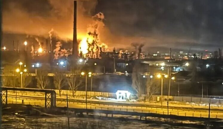 На тлі українських ударів по НПЗ у Росії продовжили заборону на експорт бензину, - ЗМІ