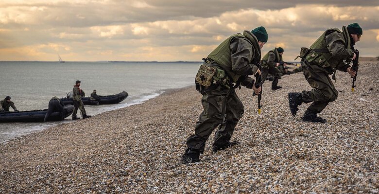 Almost 900 Ukrainian marines completed their training in Britain 05