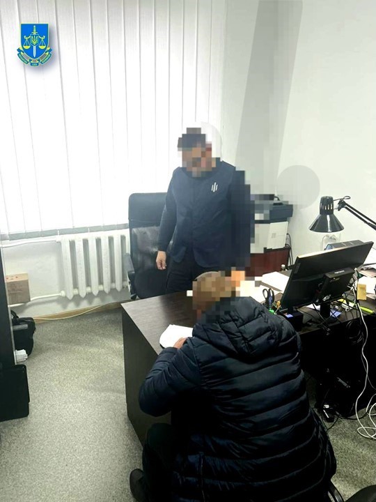 Побиття у Тернопільському ТЦК: Двом службовцям військкомату повідомили про підозру в катуванні та незаконному позбавленні волі 02