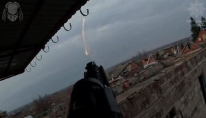 Боєць "Джанго" вогневої групи "Хижак" збив стрілецьким вогнем російський дрон з термітною сумішшю. ВIДЕО