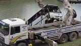 Туристический автобус сорвался в озеро: 6 человек погибли, 23 ранены. ФОТО